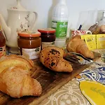 Couette-café Five Licata