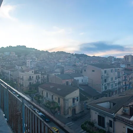 Five 住宿加早餐酒店