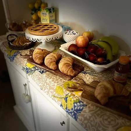 Five Bed & Breakfast *