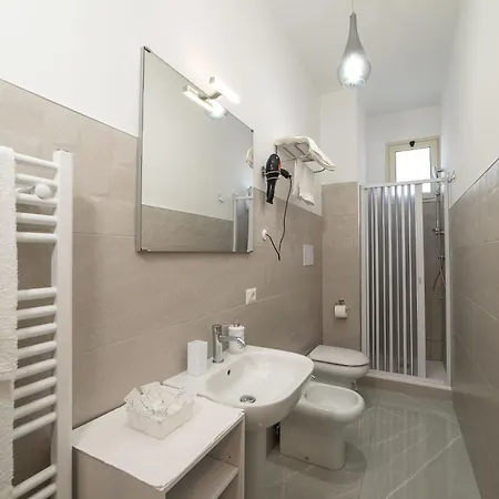 Frühstückspension Five