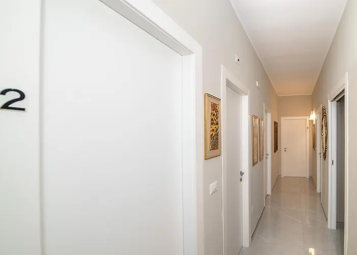 Five לינה וארוחת בוקר ליקאטה