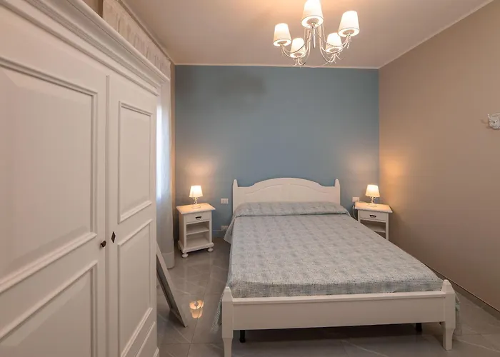 Five לינה וארוחת בוקר 4*