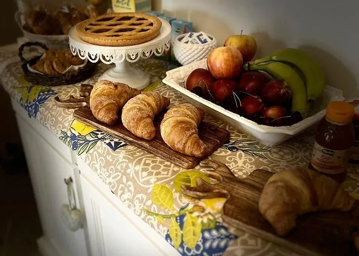 Five לינה וארוחת בוקר 4*